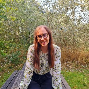 Bijles studiebegeleiding, basisonderwijs of economie met Jana