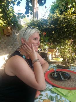 Bijles Nederlands, studiebegeleiding of thesis-scriptiebegeleiding met Elke